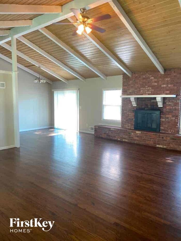 5845 Long Ave - Photo 3 of 14