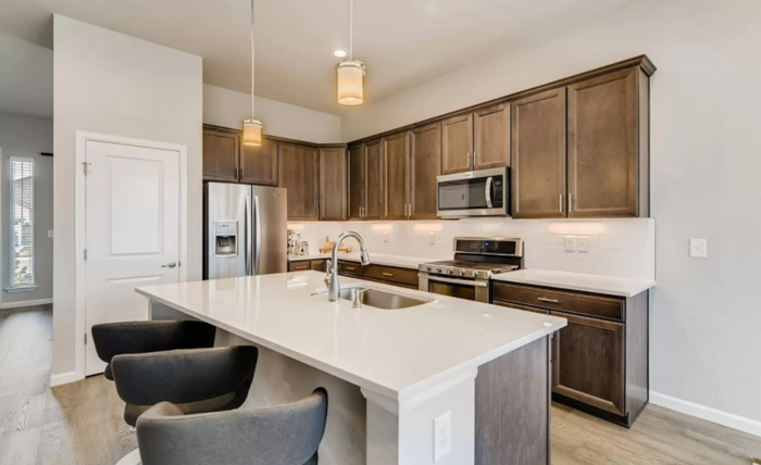 686 Ranchhand Dr - Photo 2 of 18