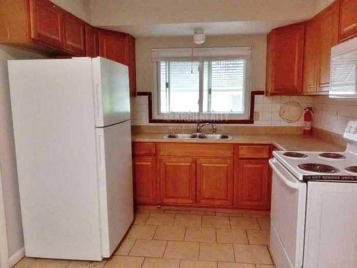 1211 Willingham Dr - Photo 3 of 7