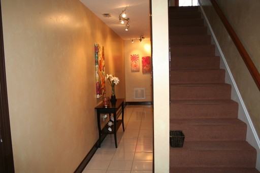 820 Surfside Ave - Photo 3 of 24