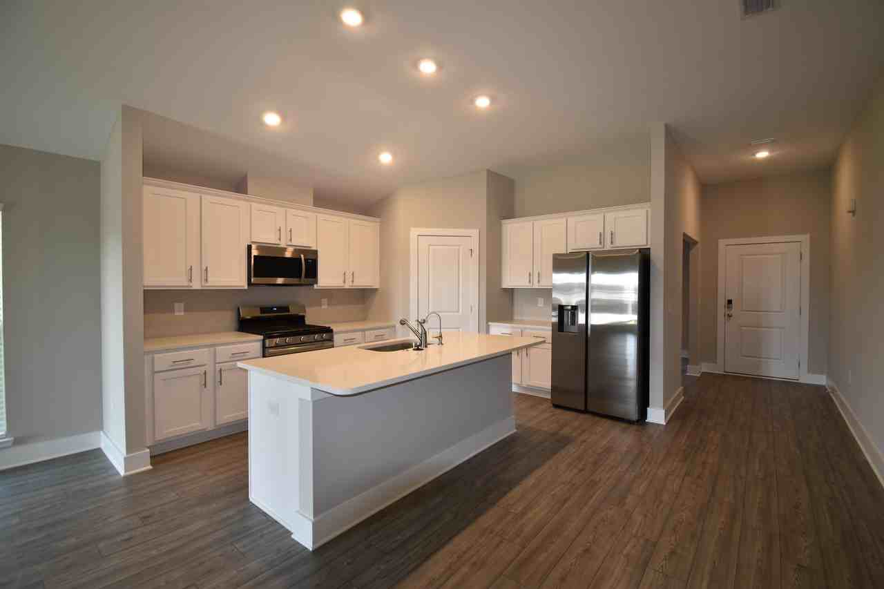 2809 Clearview Ave #1 - Photo 3 of 30