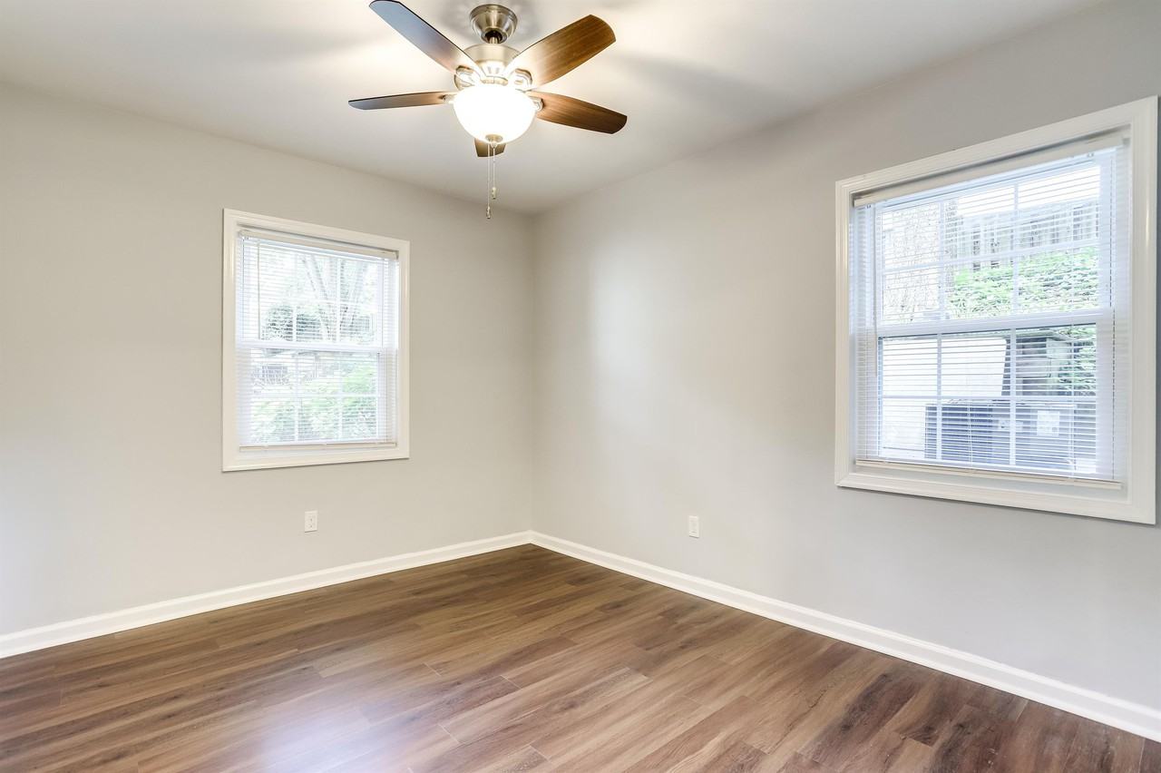 1941 N Cameron St #4 - Photo 7 of 15