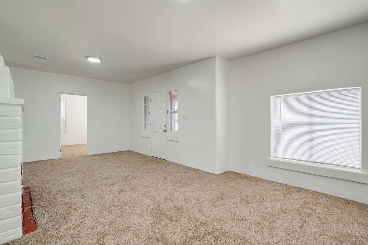 604 Woodrow Ave #1 - Photo 3 of 14