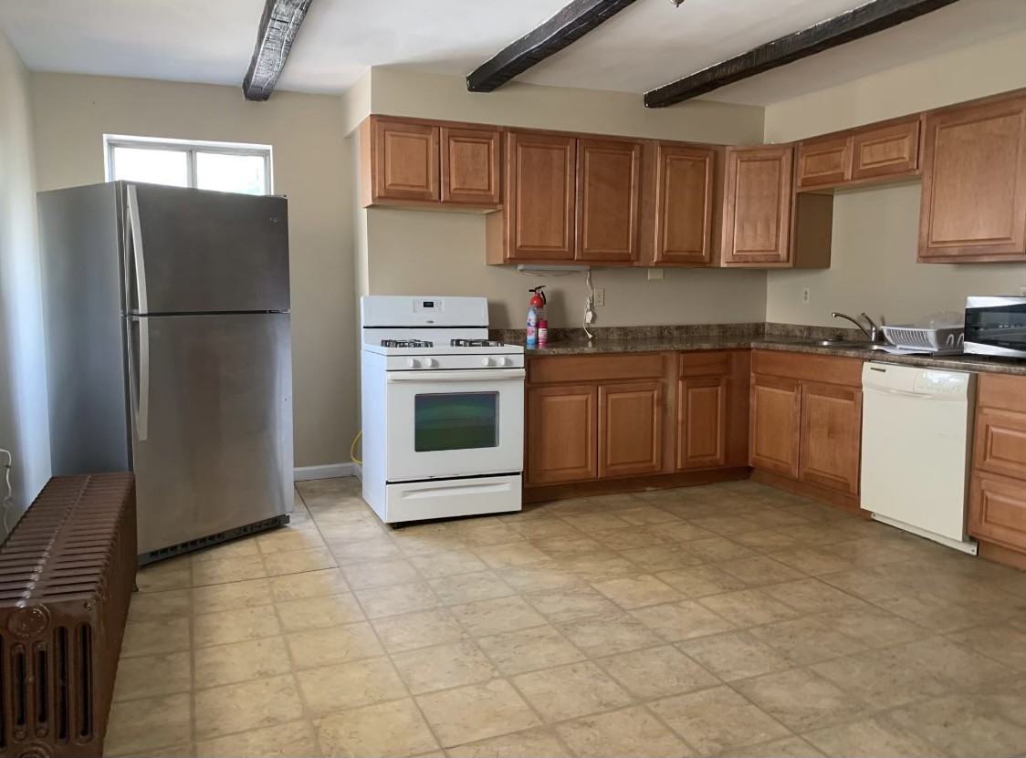 326 Grace St #1 - Photo 3 of 21