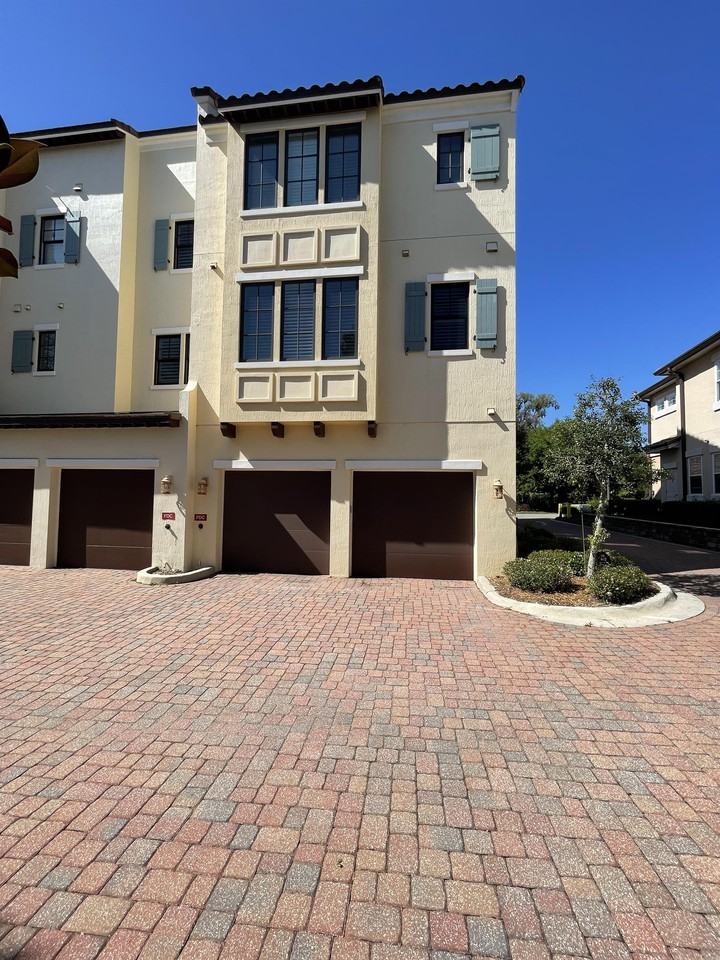 5009 River Bend Drive - 1Unit C #C - Photo 2 of 33