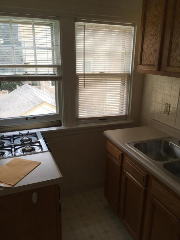 3304 N Newhall St - Photo 4 of 6