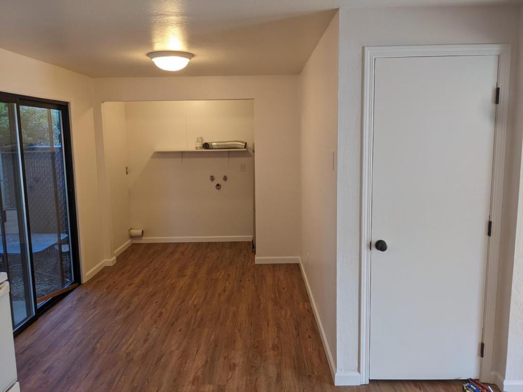 590 Se 8th St Apt A - Photo 5 of 16