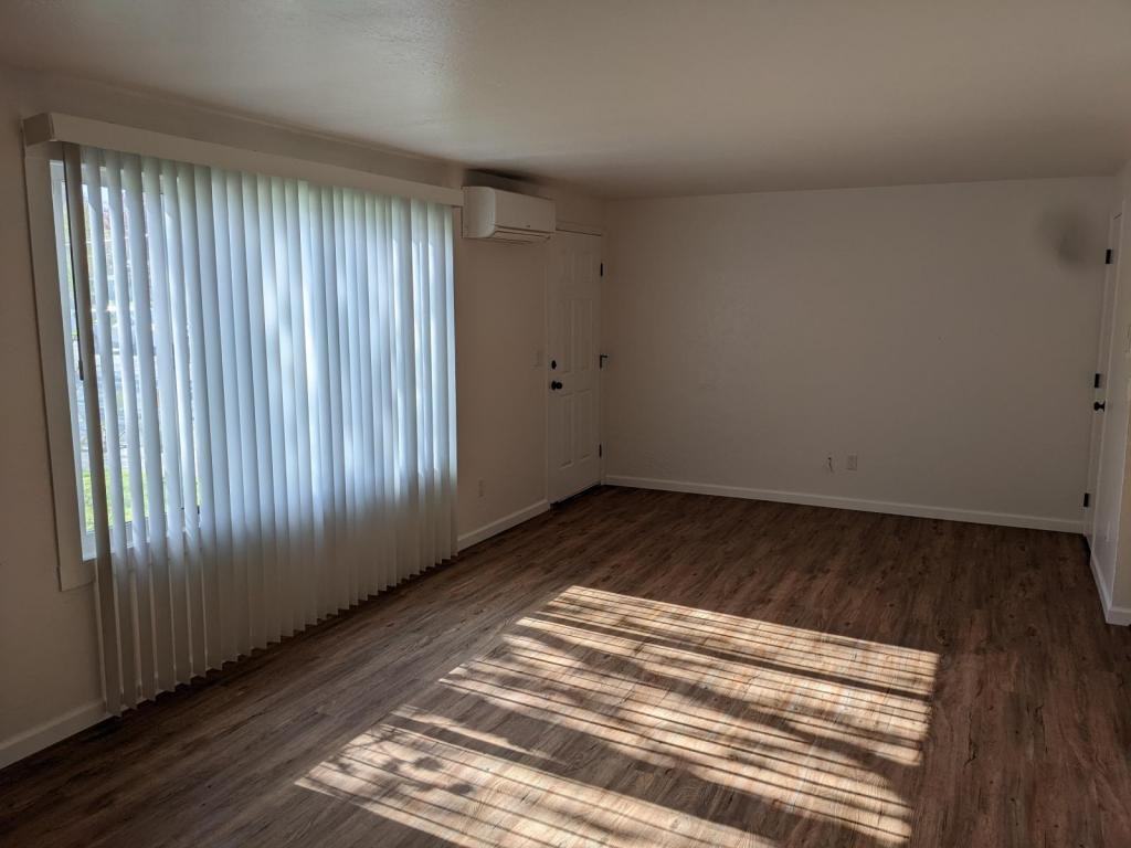 590 Se 8th St Apt A - Photo 3 of 16