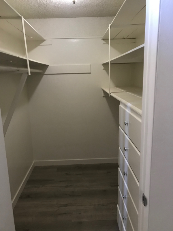 2185 E 21st St - Photo 5 of 8