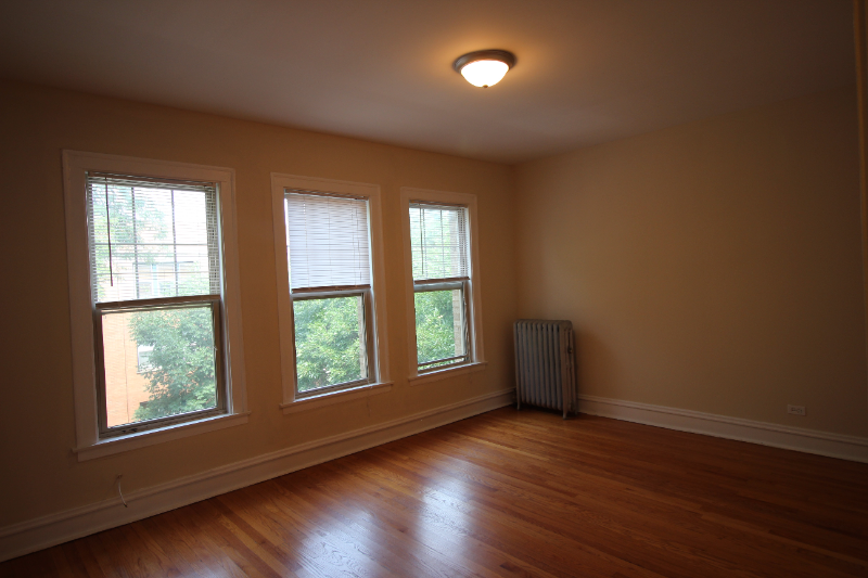 2339 W Rosemont Ave