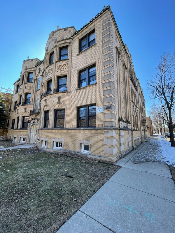 5456 N Sawyer Ave, Chicago, IL 60625, USA - 4 unit Rentals | Zumper