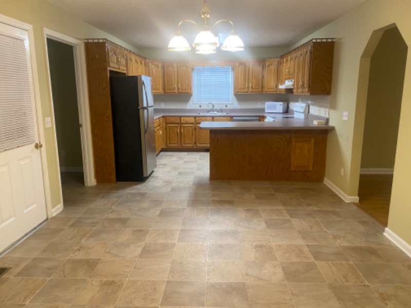 133 Sharon Dr - Photo 3 of 14