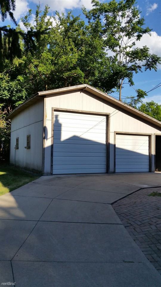 2745 Pardee Ave - Photo 2 of 10