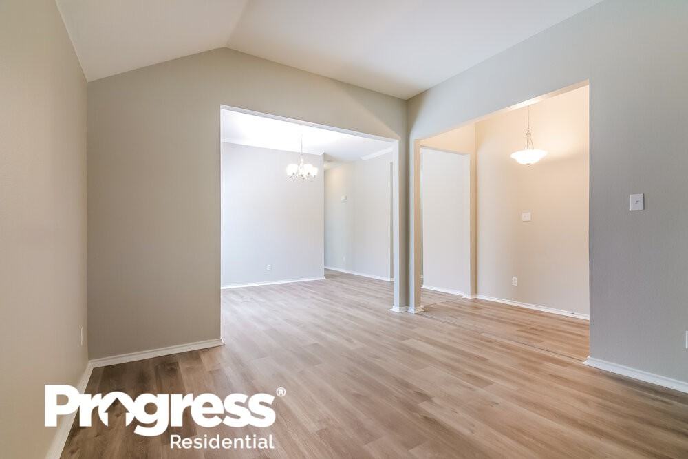 6706 Sandgate Dr - Photo 3 of 16