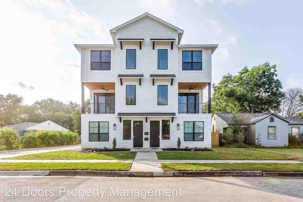 2307 Benbrook Blvd Apartments in Byers Mccart, Fort Worth, TX 76110