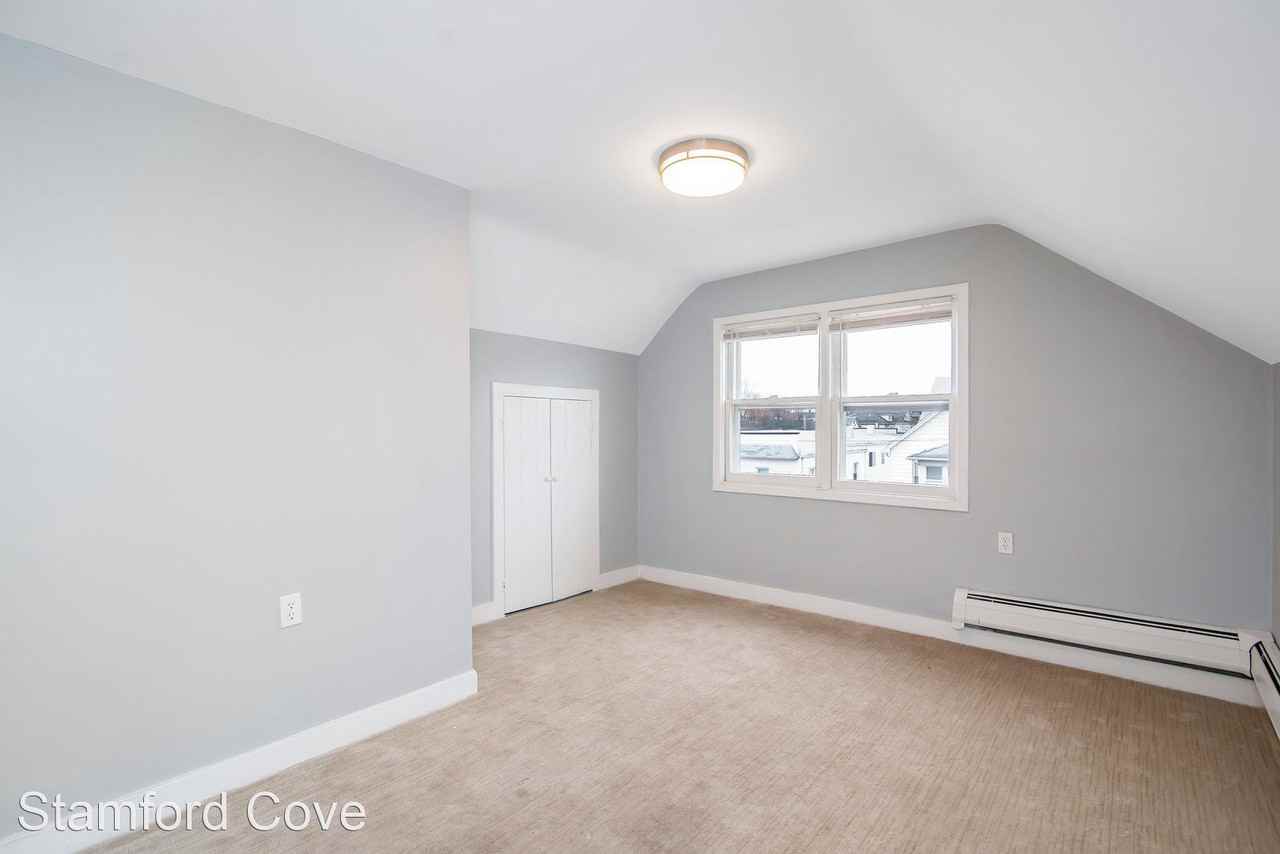 Stamford Cove - Photo 3 of 13