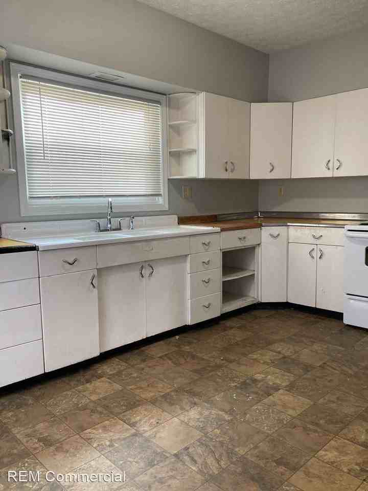 356 North Street - Photo 2 of 13