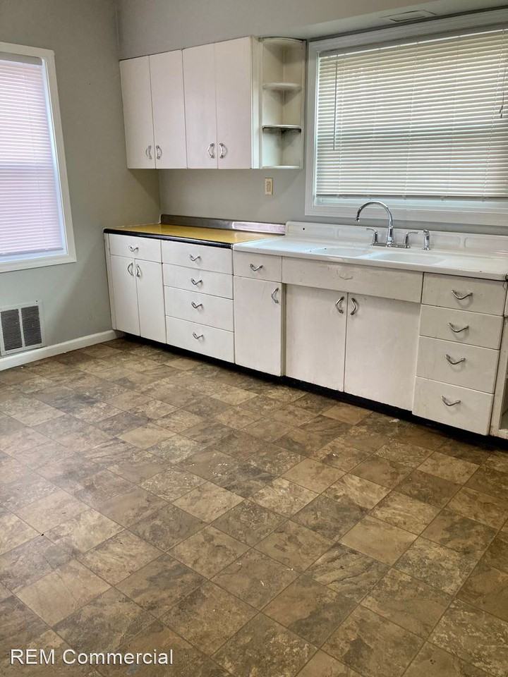 356 North Street - Photo 3 of 13