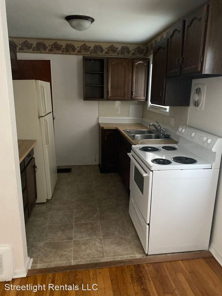 4412 Huron Circle - Photo 3 of 10