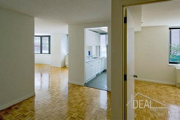 496 W 54th St 5S - Photo 2 of 16