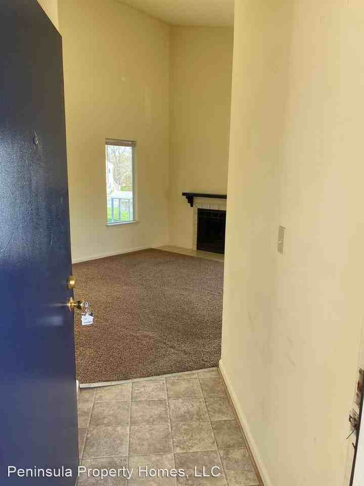 179 Nantucket Pl - Photo 2 of 10