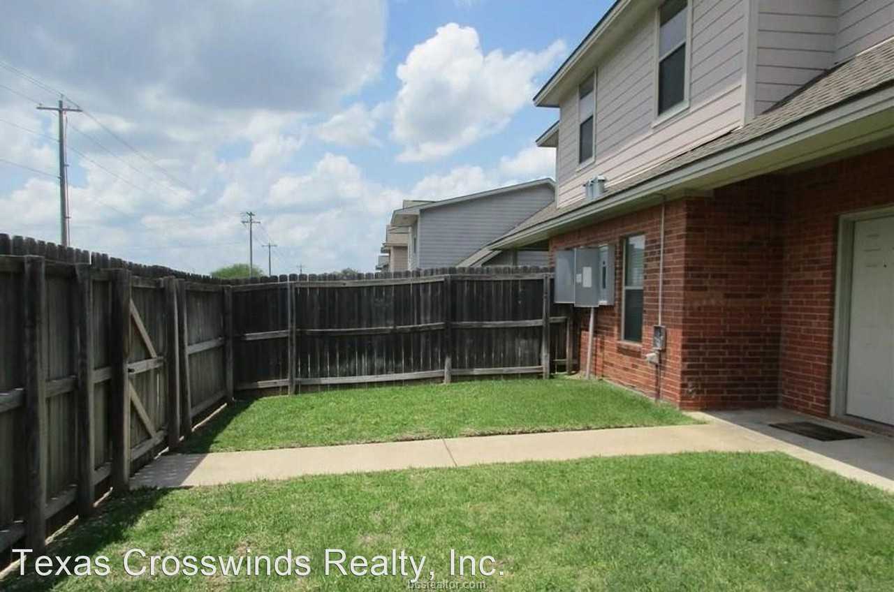 3863/3865 Oldenburg - Photo 3 of 15