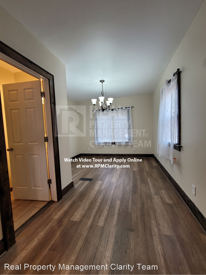 930 Brinton Dr - Photo 2 of 16