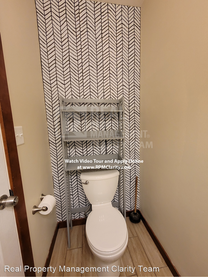 930 Brinton Dr - Photo 3 of 16