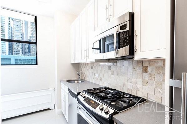 119 Battery Pl 7M - Photo 3 of 8