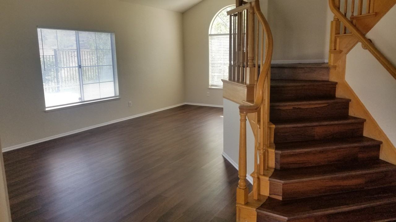 502 Athens St - Photo 2 of 17