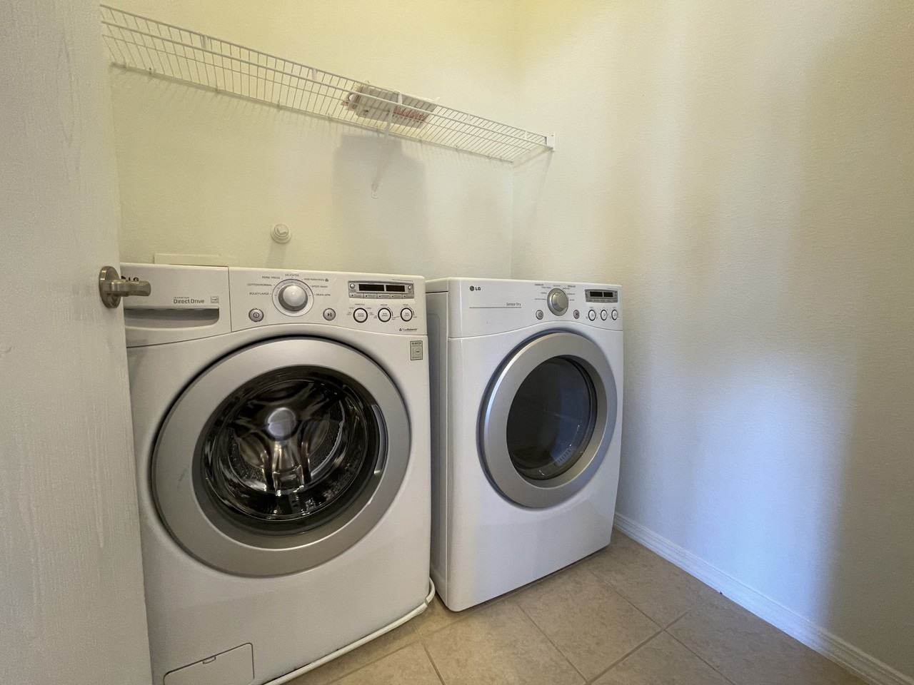 4328 Santo Domingo St #C - Photo 3 of 10