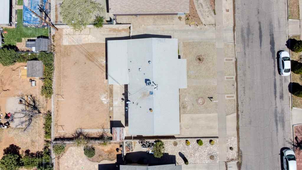 3305 Greenock St - Photo 3 of 38