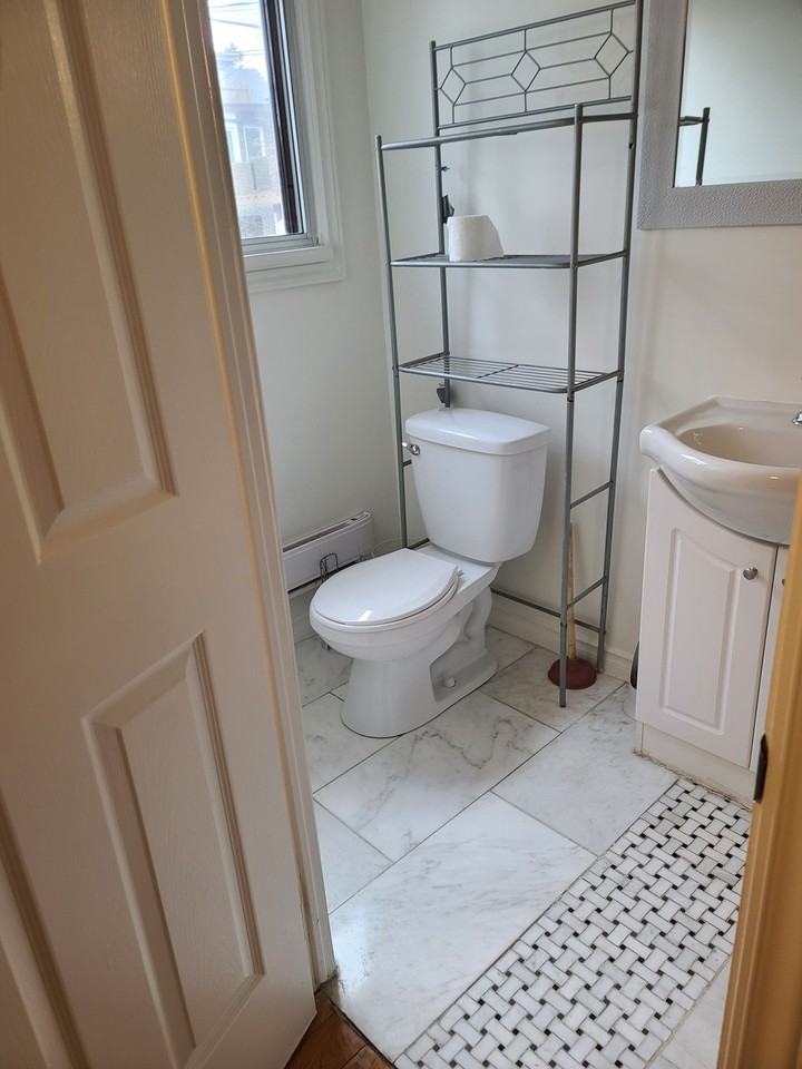 549 Jones Avenue #Main - Photo 5 of 15