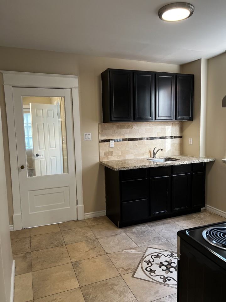 549 Jones Avenue #Main - Photo 4 of 15