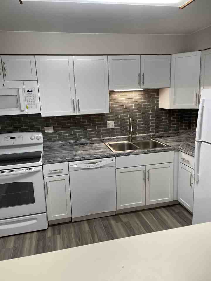 703 E Falcon Dr #203 - Photo 2 of 21