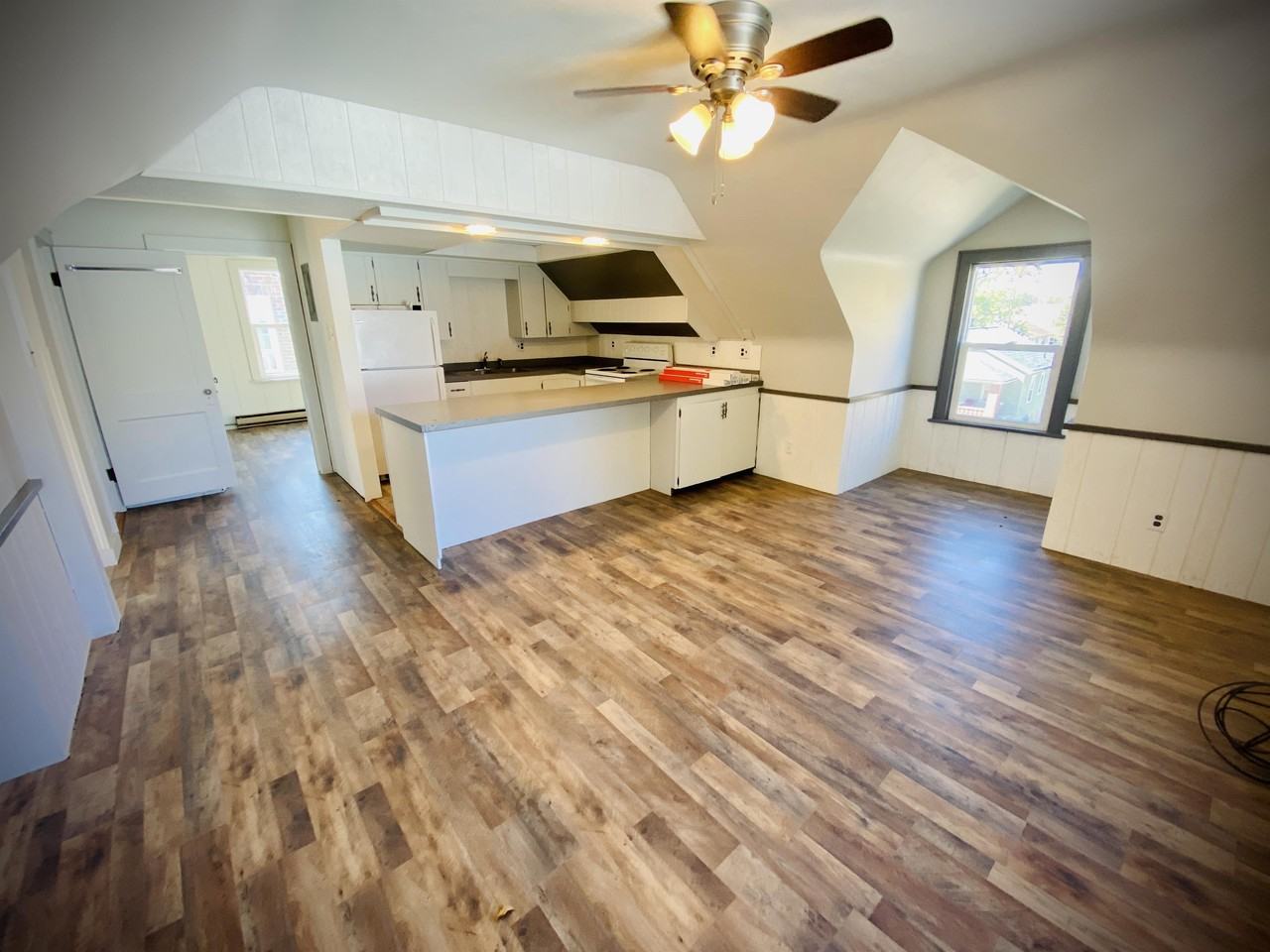 16 N Park Ave #A - Photo 2 of 4