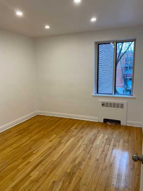 4930 Boul édouard-Montpetit #1 - Photo 4 of 10