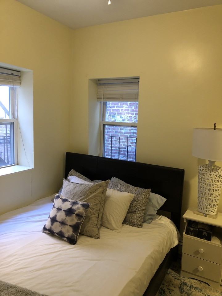 309 Salem Street - Photo 3 of 9