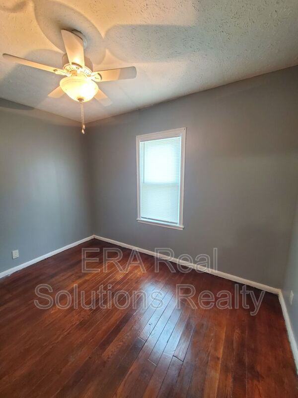 2607 Mcguffey Rd - Photo 2 of 20