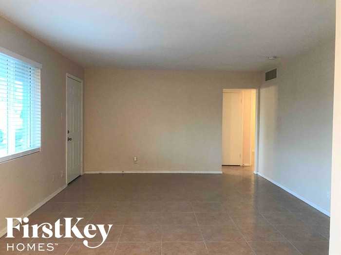 3625 W San Juan Ave - Photo 2 of 21