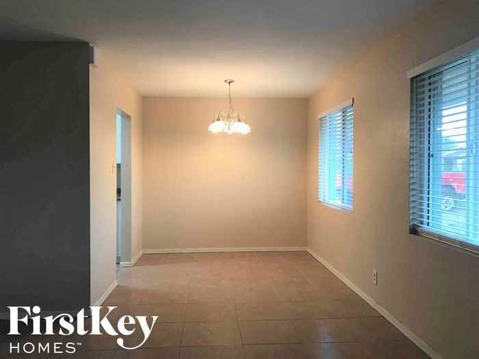 3625 W San Juan Ave - Photo 3 of 21