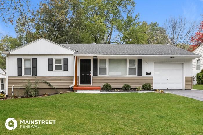 1812 Ne 54th Ter - Photo 2 of 18