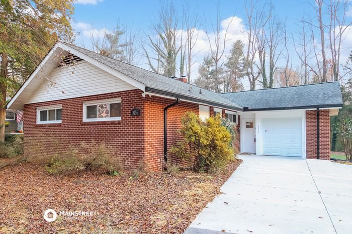 3056 Kinnamon Rd - Photo 2 of 17