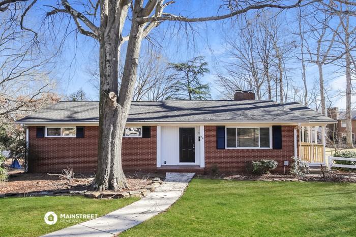 1521 Drumcliffe Rd - Photo 2 of 17