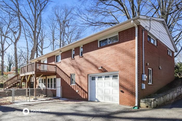 1521 Drumcliffe Rd - Photo 3 of 17