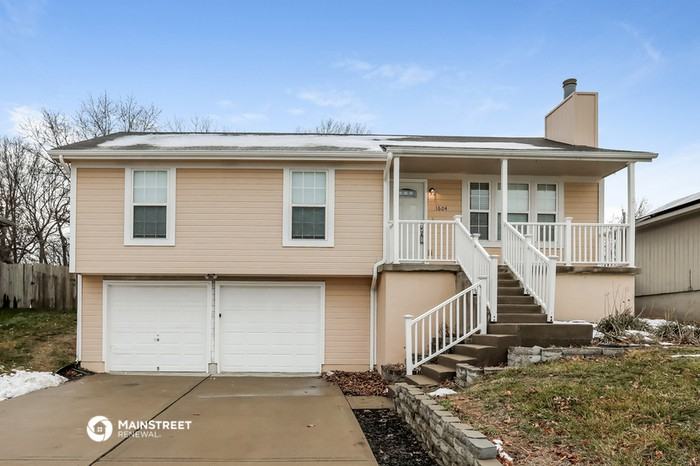 1604 N Hartford Rd - Photo 2 of 18