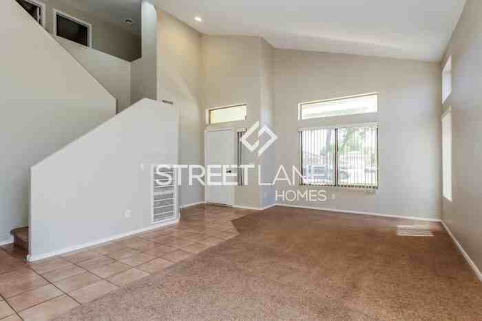 16016 N 158th Ct - Photo 2 of 15