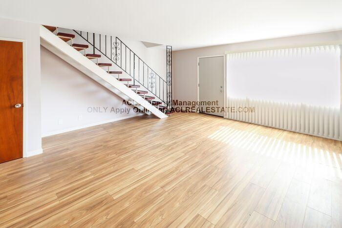 223 Flanders Ct - Photo 3 of 22