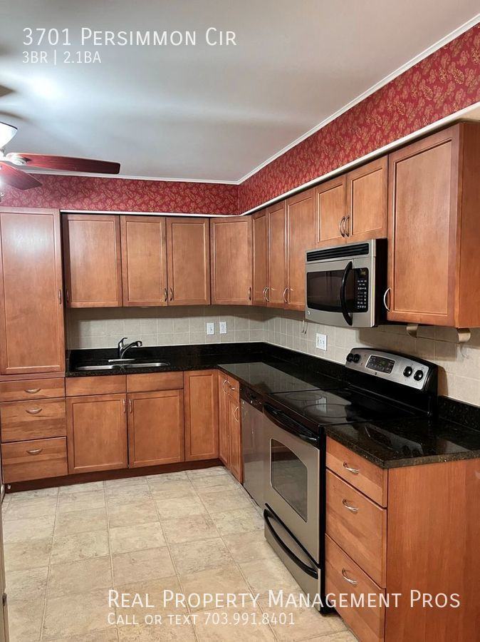 3701 Persimmon Cir - Photo 3 of 18