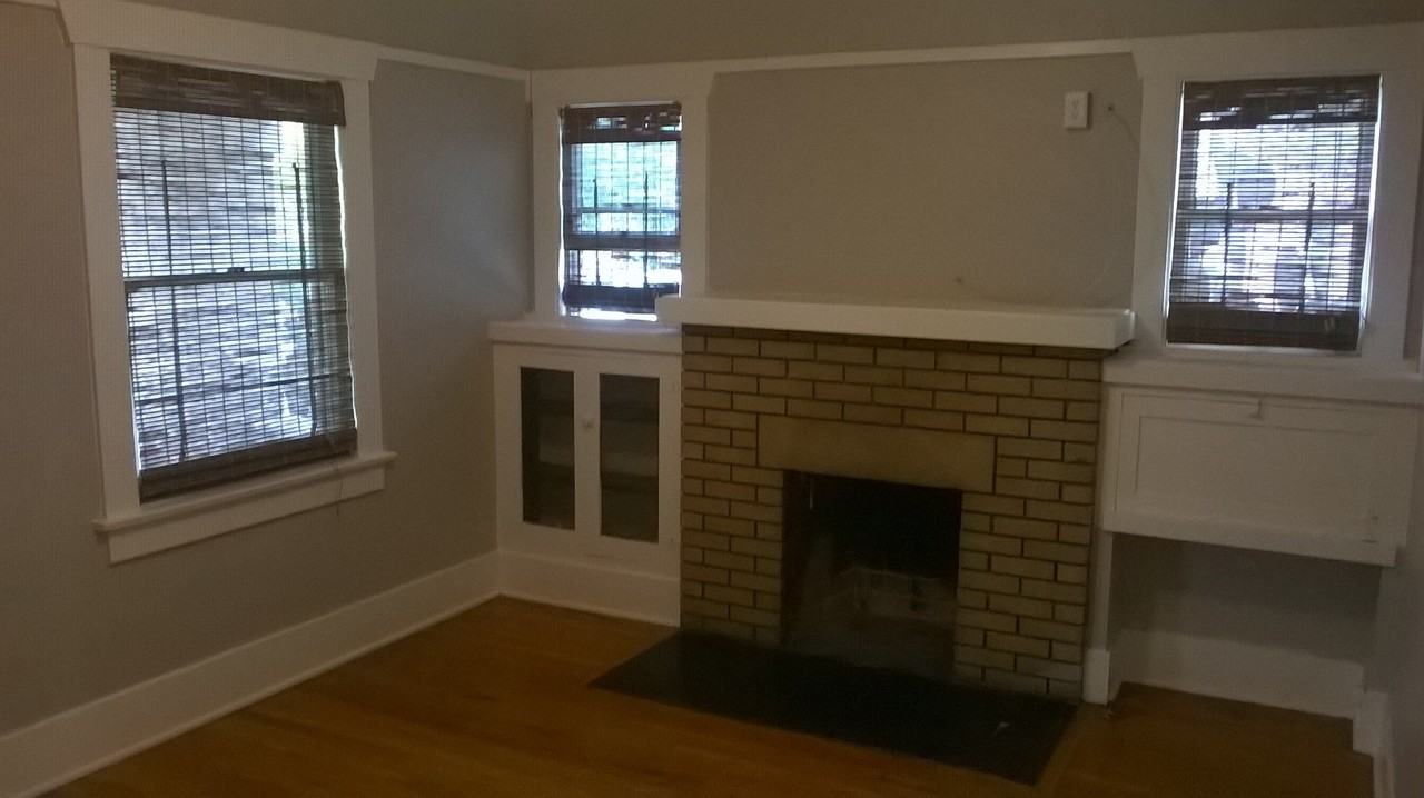 916 E Helen St - Photo 3 of 11